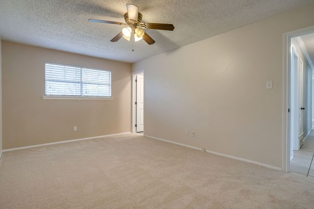 521 Nathan Street, Burleson, TX 76028