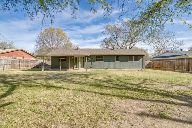 521 Nathan Street, Burleson, TX 76028