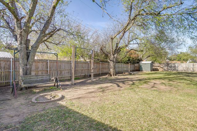 521 Nathan Street, Burleson, TX 76028