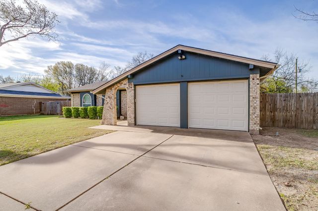 521 Nathan Street, Burleson, TX 76028