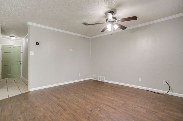 521 Nathan Street, Burleson, TX 76028