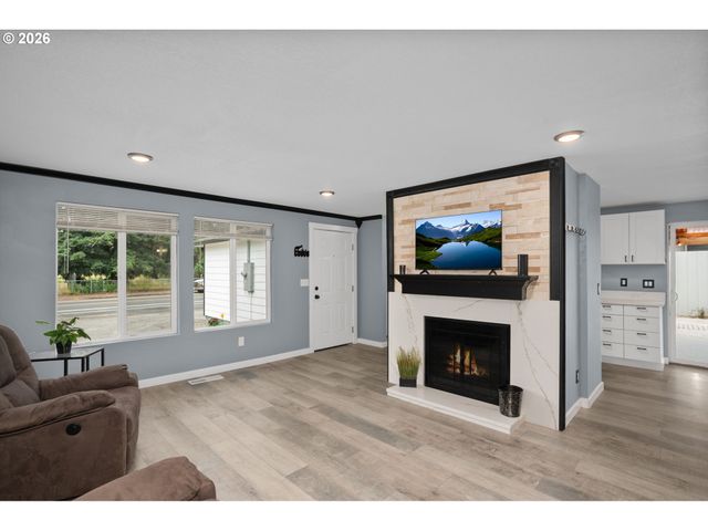 7603 Se FLAVEL St, Portland, OR 97206