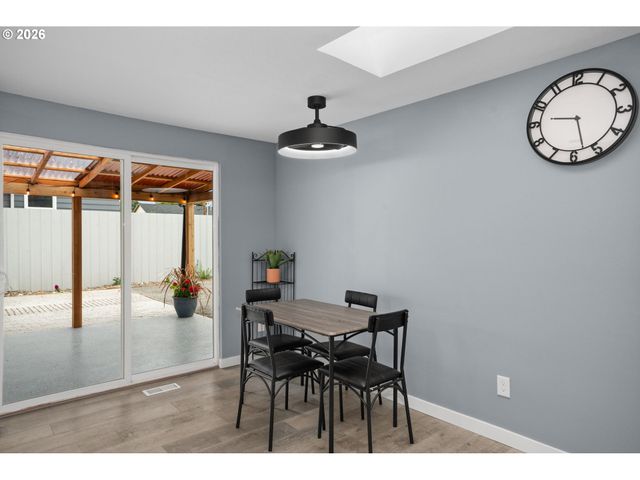 7603 Se FLAVEL St, Portland, OR 97206