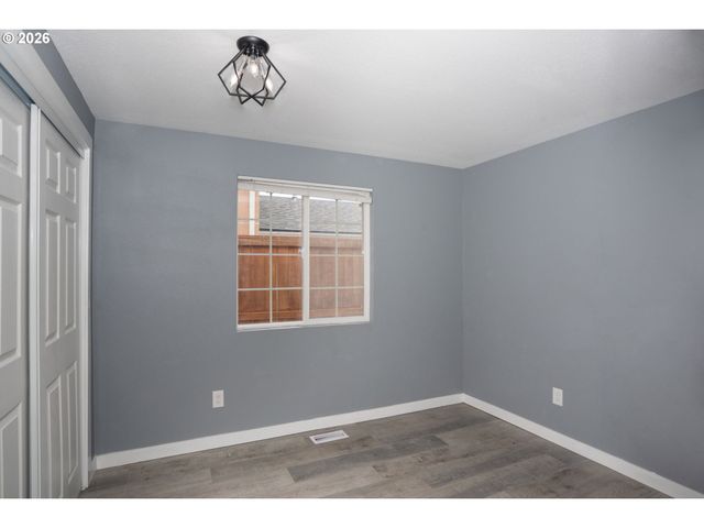 7603 Se FLAVEL St, Portland, OR 97206