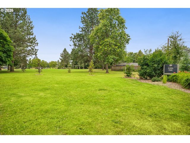 7603 Se FLAVEL St, Portland, OR 97206