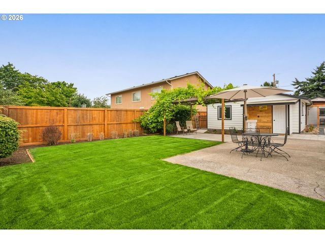 7603 Se FLAVEL St, Portland, OR 97206