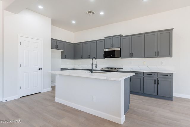 3879 E GEMINI Place, Chandler, AZ 85249