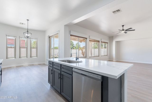 3879 E GEMINI Place, Chandler, AZ 85249