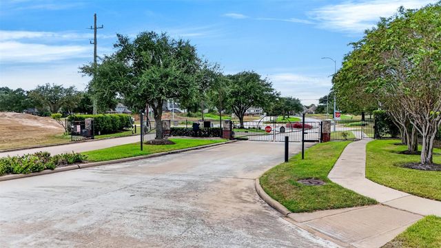 11235 Stoney Meadow Drive, Houston, TX 77095