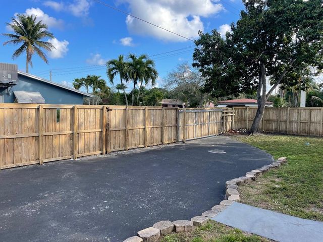 901 N 46th Avenue, Hollywood, FL 33021