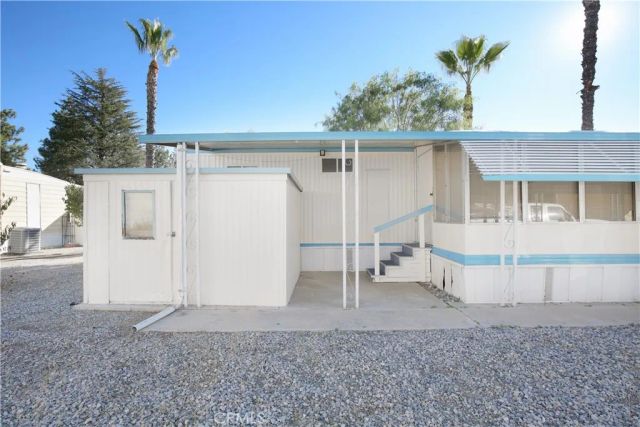 725 W Thornton 41, Hemet, CA 92543