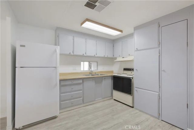 725 W Thornton 41, Hemet, CA 92543