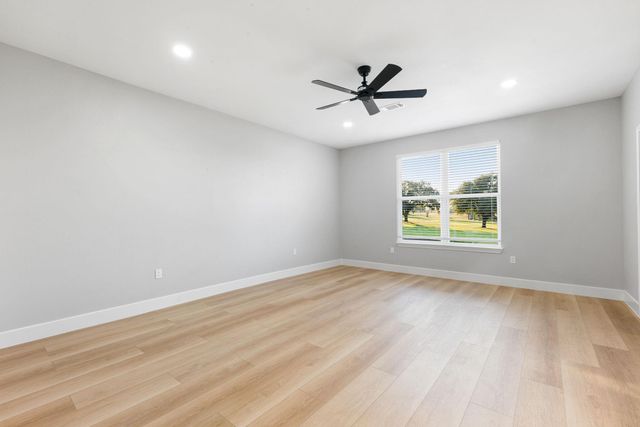 1328 Green Briar Drive, Huntsville, TX 77340