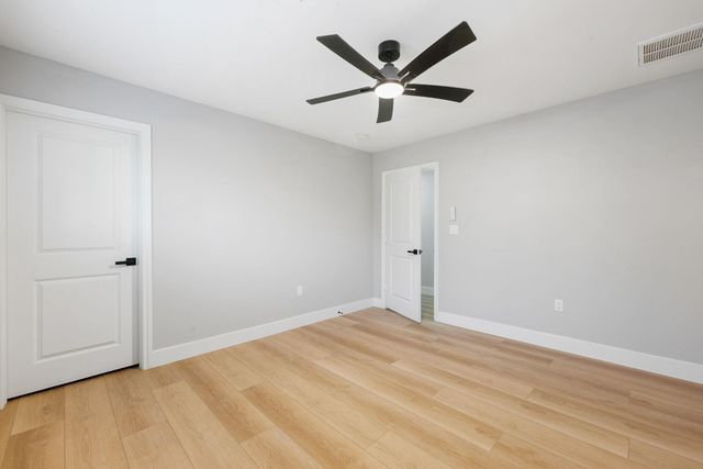 1328 Green Briar Drive, Huntsville, TX 77340