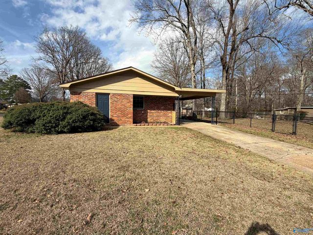 1508 Summerlane SE, Decatur, AL 35601