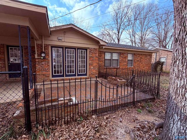 1508 Summerlane SE, Decatur, AL 35601