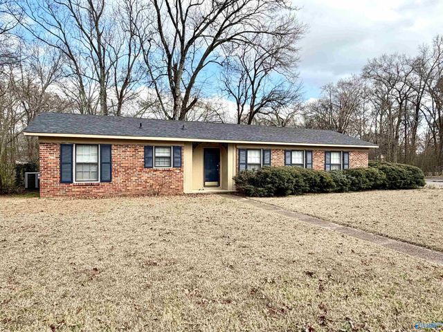 1508 Summerlane SE, Decatur, AL 35601