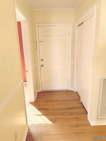 1508 Summerlane SE, Decatur, AL 35601