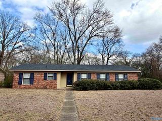 1508 Summerlane SE, Decatur, AL 35601