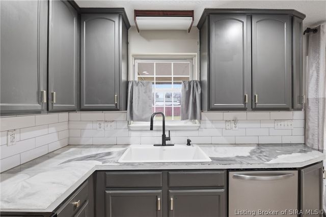 2766 Mount Tabor Road, New Albany, IN 47150