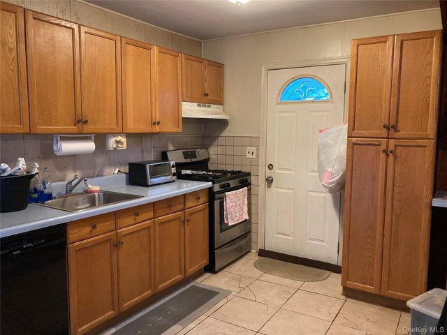 6 Wicks Road, East Northport, NY 11731