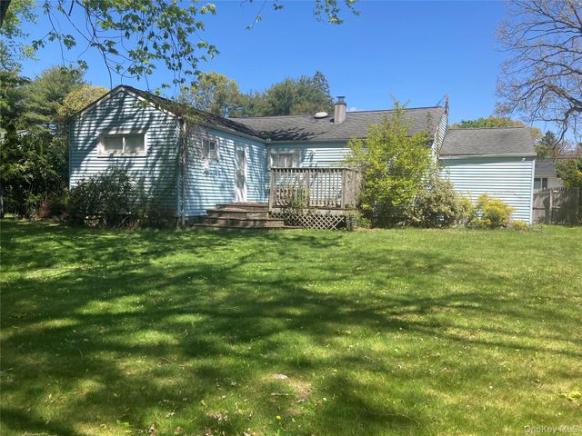 6 Wicks Road, East Northport, NY 11731