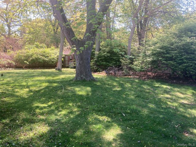 6 Wicks Road, East Northport, NY 11731