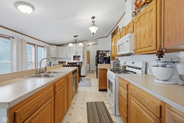 3336 Fall Valley Drive, Columbus, IN 47203