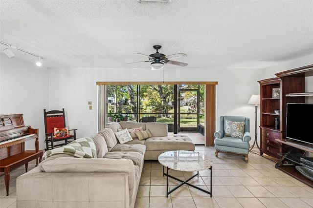 3023 NW 48th Avenue 3023, Coconut Creek, FL 33063