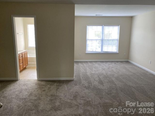 10020 Kings Parade Boulevard, Charlotte, NC 28273