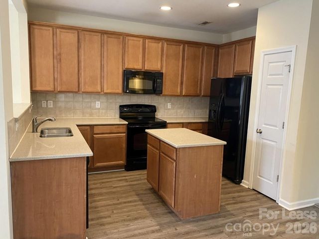 10020 Kings Parade Boulevard, Charlotte, NC 28273