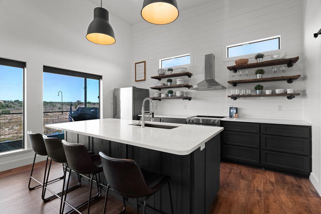 247 Diamond Cross DR, Llano, TX 78643