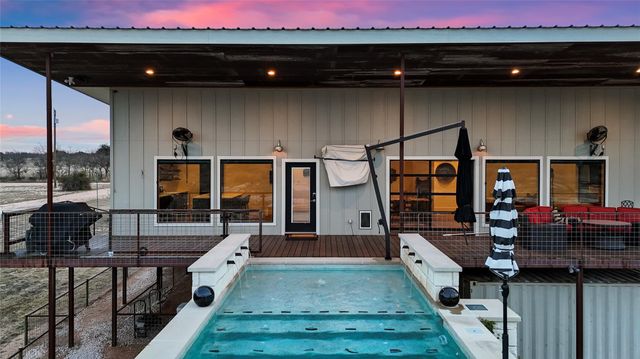 247 Diamond Cross DR, Llano, TX 78643