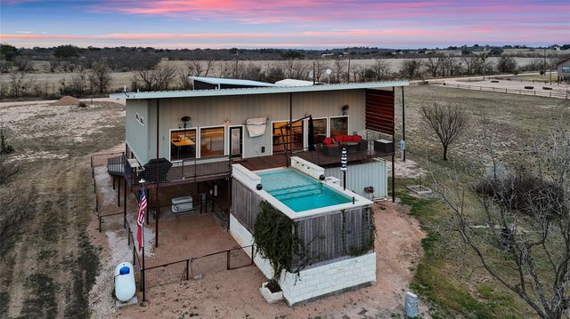 247 Diamond Cross DR, Llano, TX 78643