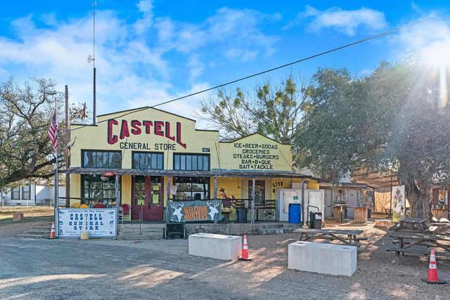 247 Diamond Cross DR, Llano, TX 78643