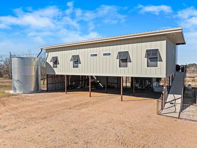 247 Diamond Cross DR, Llano, TX 78643