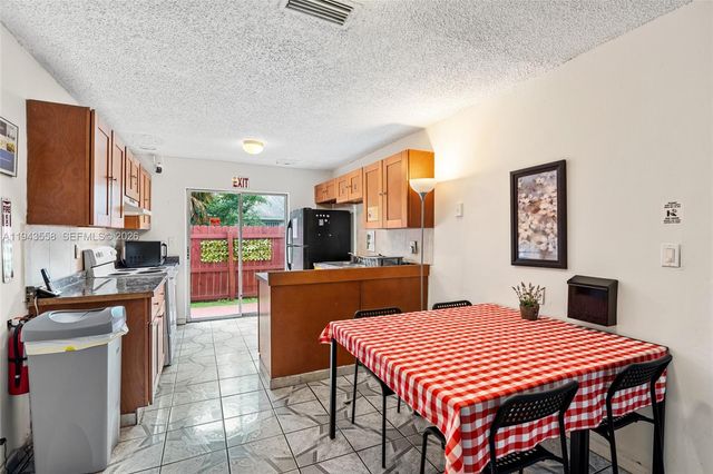 1112 NE 5th Ave, Fort Lauderdale, FL 33304