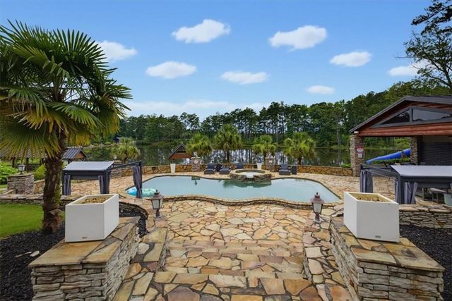 4095 E Highway 166, Carrollton, GA 30116