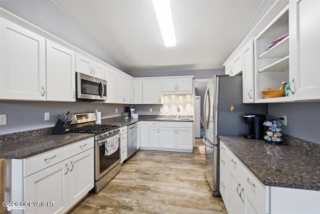 6945 S Hallie Drive, Wasilla, AK 99623