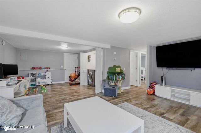 6945 S Hallie Drive, Wasilla, AK 99623