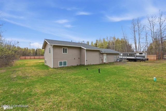 6945 S Hallie Drive, Wasilla, AK 99623