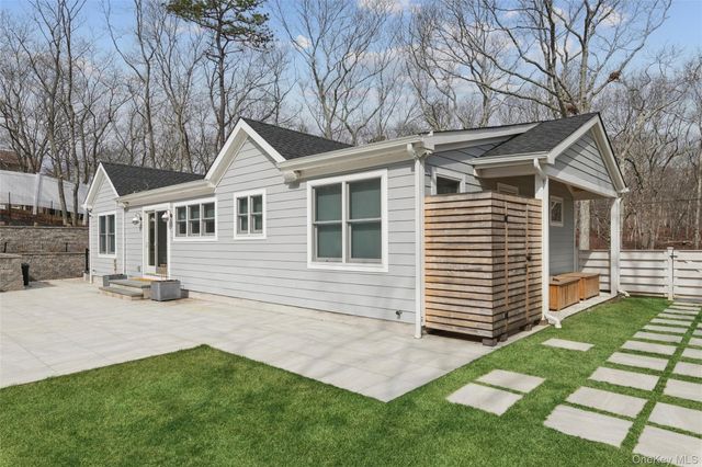 6 W Landing Road, Hampton Bays, NY 11946