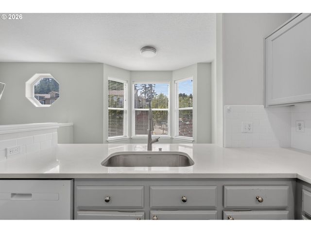 12010 Sw CHUKAR Ter, Beaverton, OR 97007