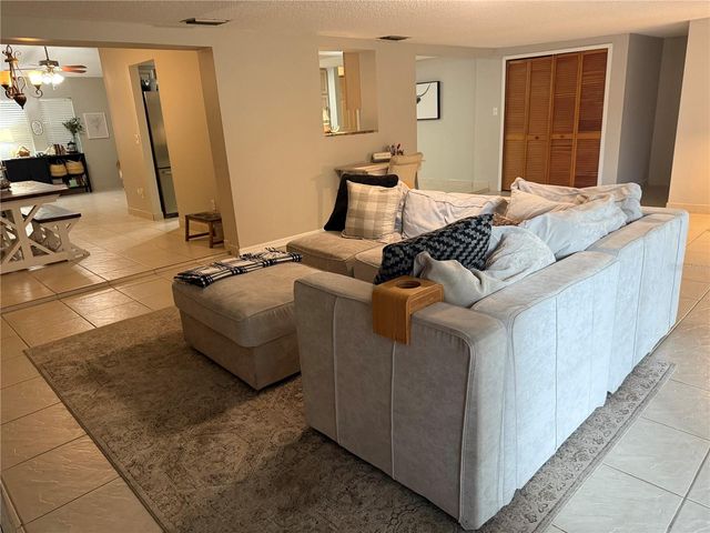 5488 CARROLLWOOD MEADOWS DRIVE, Tampa, FL 33625