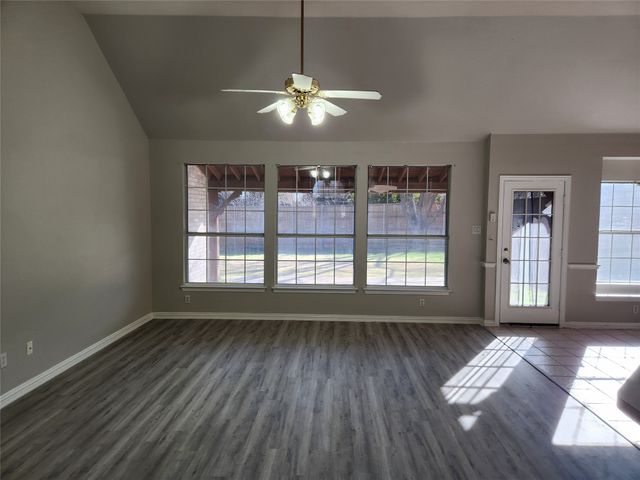 328 Ashley Place, Murphy, TX 75094