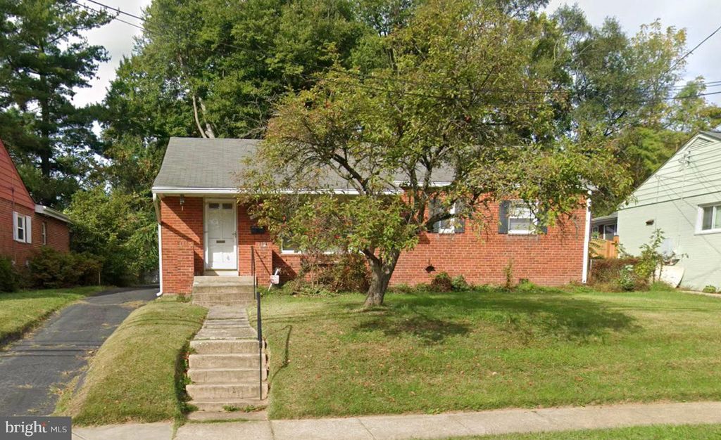 2620 N SYCAMORE ST, Arlington, VA 22207
