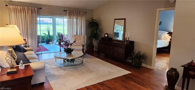 1417 Foxfire LN, Naples, FL 34104