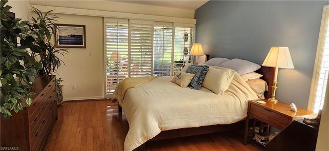 1417 Foxfire LN, Naples, FL 34104