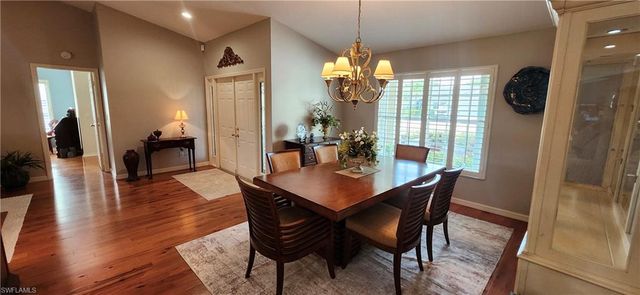 1417 Foxfire LN, Naples, FL 34104