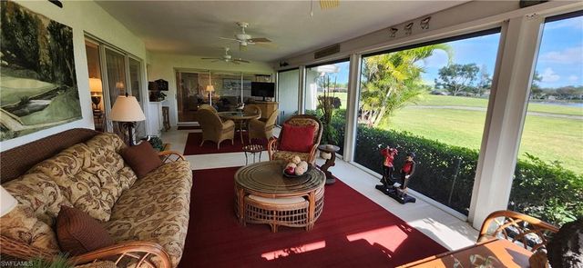 1417 Foxfire LN, Naples, FL 34104